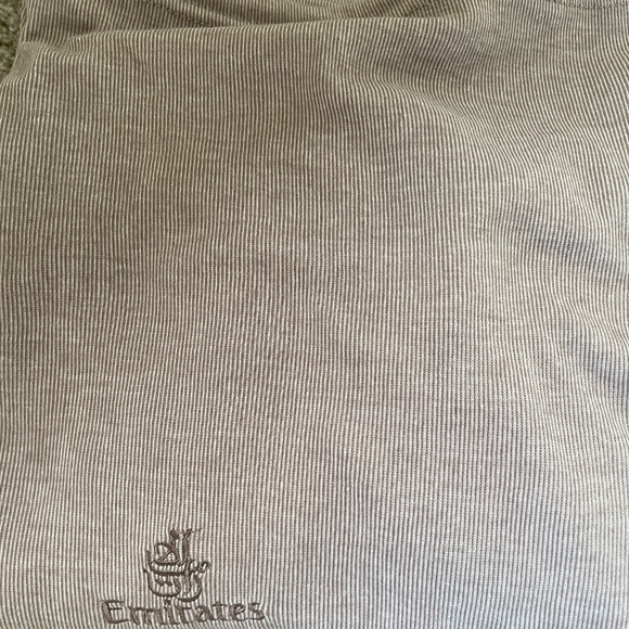 Emirates First class men's pajamas and bag - Picture 3 of 3